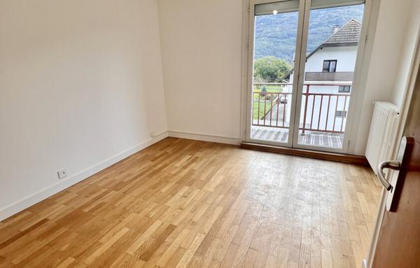 Magnifique T4 101 m2 en attique triple exposition Gilly sur Isère