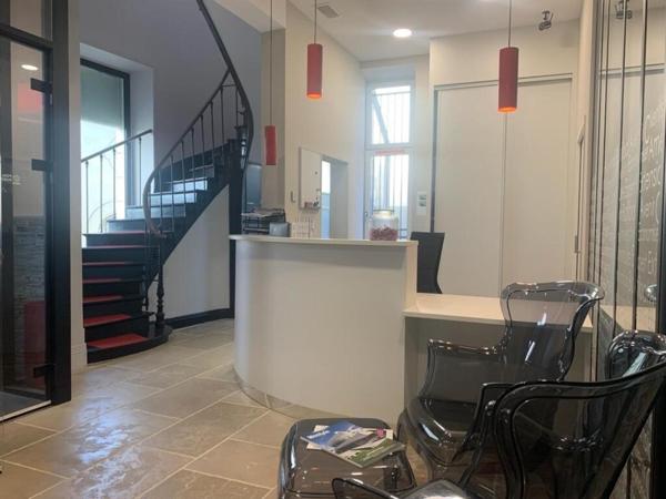 QUARTIER GARE IMMEUBLE DE BUREAUX DE CARACTERE 336 M2