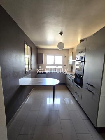Appartement
         5 pièces
        - 102 m² Exclusivité 226 000 € *