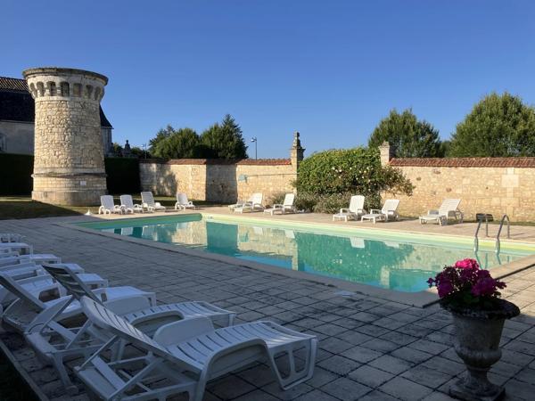 Magnifique appartement de vacances dans un château avec magnifique parc