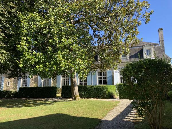 Magnifique appartement de vacances dans un château avec magnifique parc
