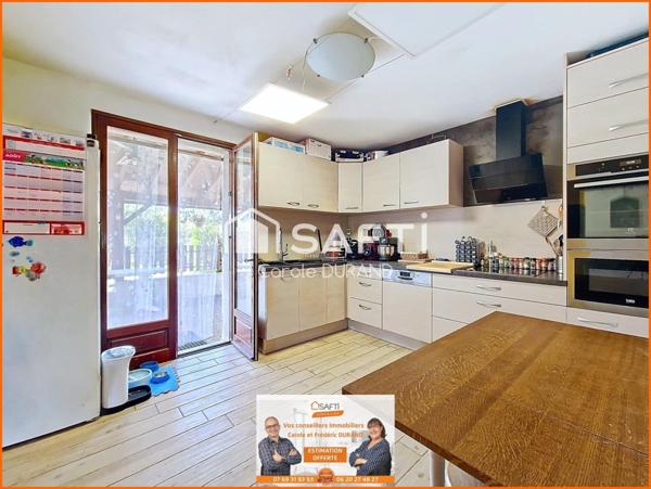 Maison en pierre 4 chambres – Jardin – Cave – Panneaux photovoltaïques