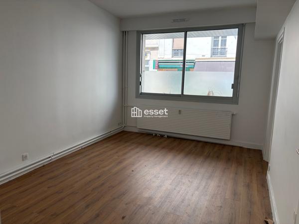 Location Studio 30 m² - Paris 75007