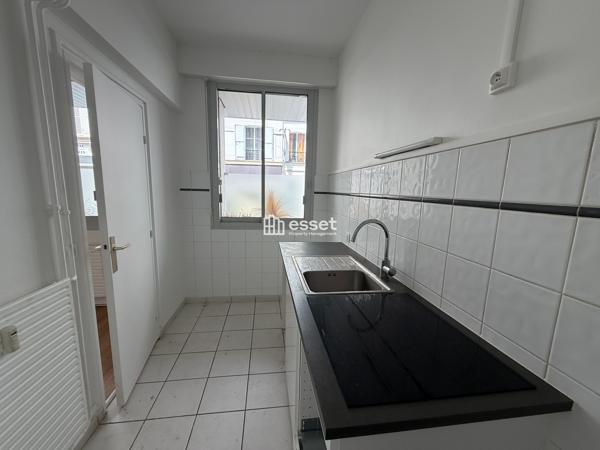 Location Studio 30 m² - Paris 75007