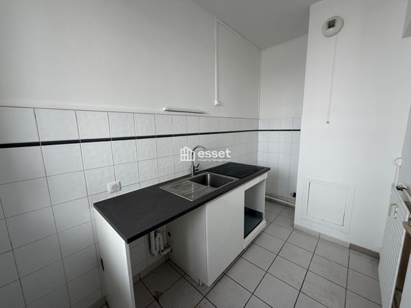 Location Studio 30 m² - Paris 75007