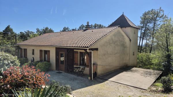 Charmante Maison en Périgord Noir de plain-pied avec une vue extraordinaire et un DPE de toute beauté