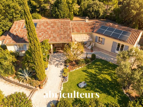 PROPRIÉTÉ DE CHARME AVEC 2 GÎTES 4 étoiles AUPS AUX PORTES DU VERDON