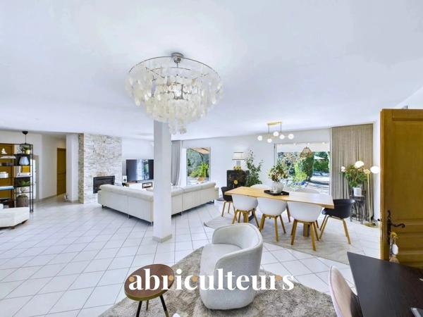 PROPRIÉTÉ DE CHARME AVEC 2 GÎTES 4 étoiles AUPS AUX PORTES DU VERDON