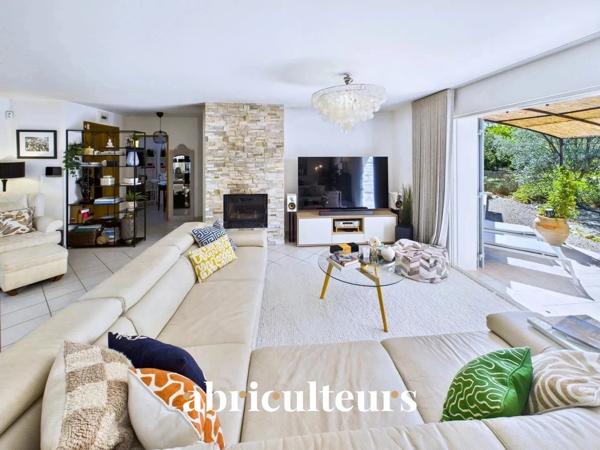 PROPRIÉTÉ DE CHARME AVEC 2 GÎTES 4 étoiles AUPS AUX PORTES DU VERDON