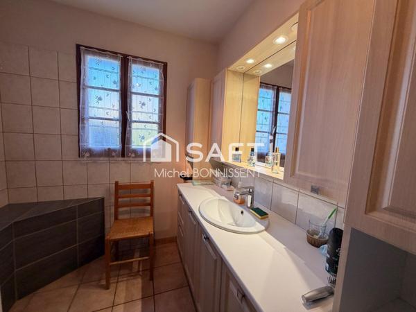 Maison 100m2 de plain-pied , 3 chambres , sans travaux.