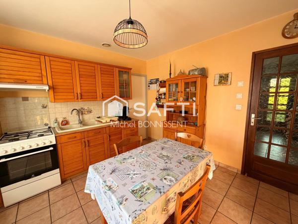 Maison 100m2 de plain-pied , 3 chambres , sans travaux.