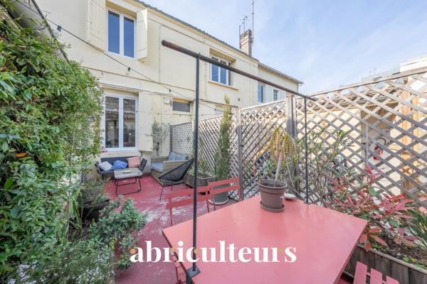 Appartement 4 pièces 62 m² Terrasse de 18 m² Bordeaux place saint martial