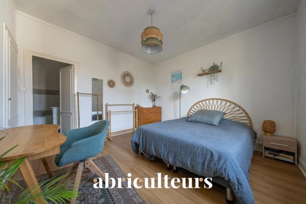 Appartement 4 pièces 62 m² Terrasse de 18 m² Bordeaux place saint martial