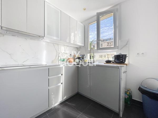 APPARTEMENT À LOUER DE 5 PIÈCES DE 105,00 M²