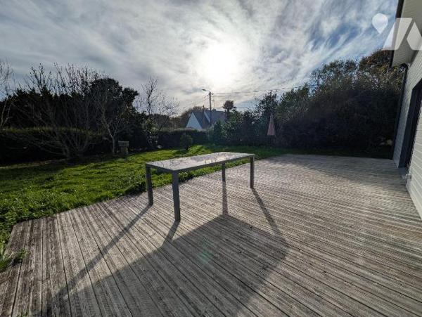 Clohars-Carnoët, maison individuelle en construction bois, composée comme suit:
Rez-de-chaussé...