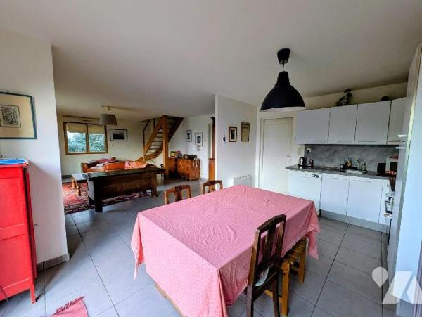 Clohars-Carnoët, maison individuelle en construction bois, composée comme suit:
Rez-de-chaussé...