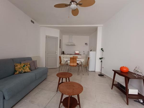 Arles (13200) Quartier Roquette, maison de ville