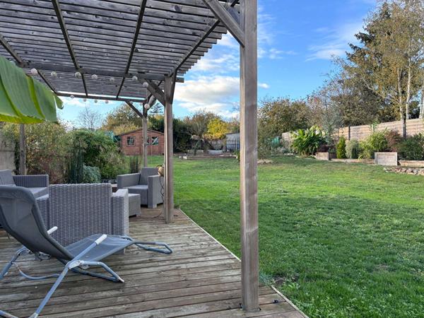 Maison de Bourg - Ménil - 85m² - 3 chambres - terrain - dépendance