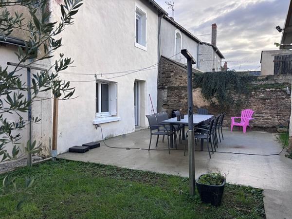 Maison de Bourg - Ménil - 85m² - 3 chambres - terrain - dépendance