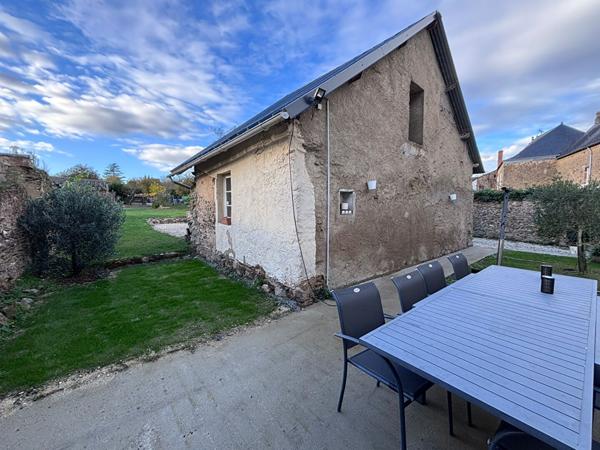 Maison de Bourg - Ménil - 85m² - 3 chambres - terrain - dépendance