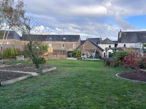 Maison de Bourg - Ménil - 85m² - 3 chambres - terrain - dépendance