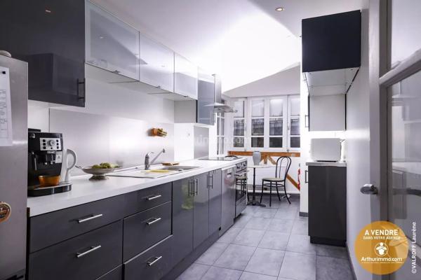 Vente                                                      Appartement
                        
                     5 pièces                      130 m2                     à Joinville-le-Pont