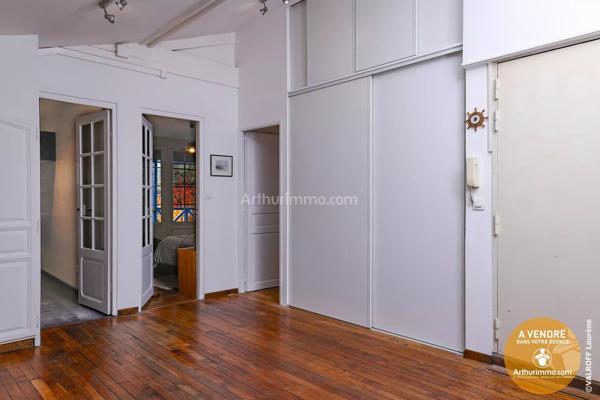 Vente                                                      Appartement
                        
                     5 pièces                      130 m2                     à Joinville-le-Pont