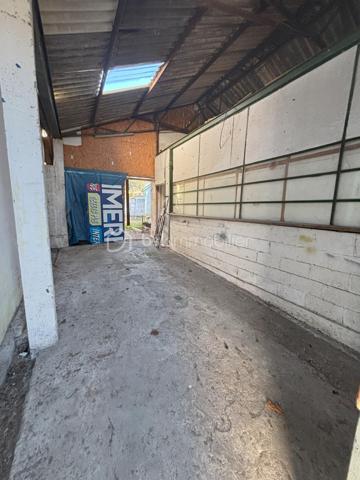 Local d activites de 60 m²