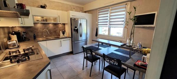 Maison de village avec piscine