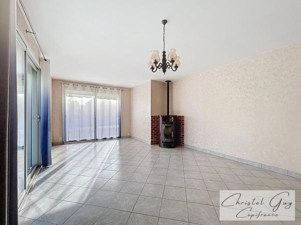 Maison à vendre 5 pièces VAAS (72), 3 chambres, garage, combles aménageables sur 900 m² de terrain