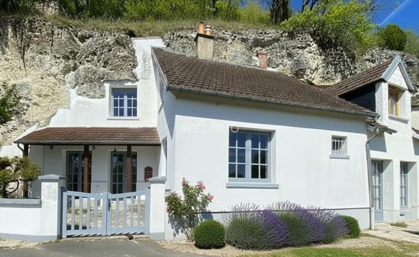 Maison semi-troglodyte avec cour plein sud