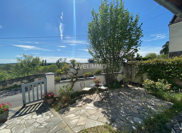 Maison semi-troglodyte avec cour plein sud