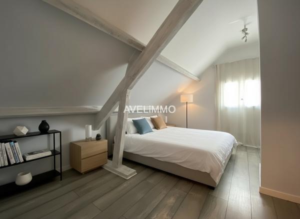 Maison semi-troglodyte avec cour plein sud