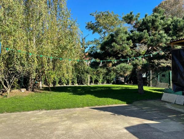 MAISON DE CARACTÈRE PROCHE DU LAC