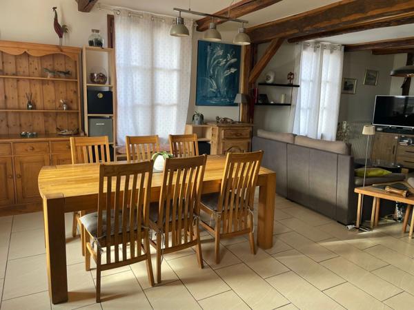 MAISON DE CARACTÈRE PROCHE DU LAC