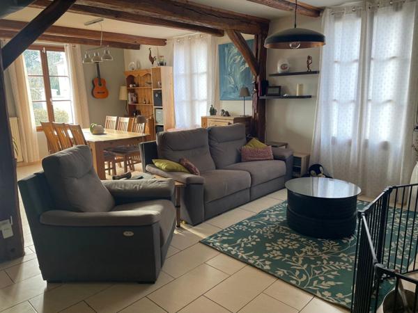 MAISON DE CARACTÈRE PROCHE DU LAC