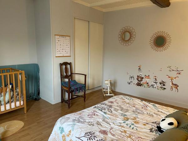 MAISON DE CARACTÈRE PROCHE DU LAC