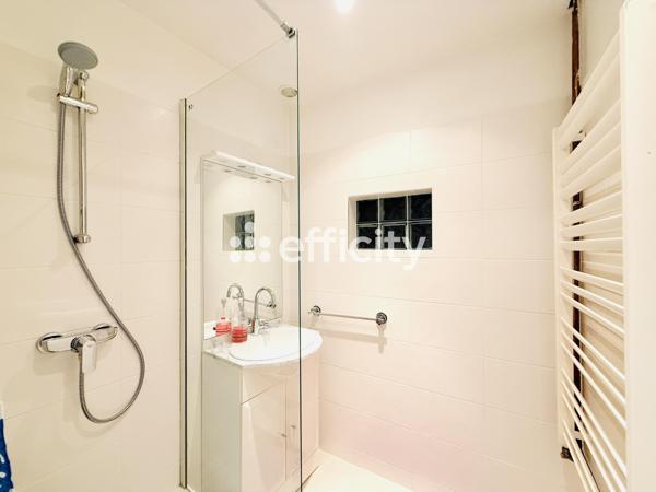 Maison
         4 pièces
        - 80 m² Exclusivité 400 000 € *