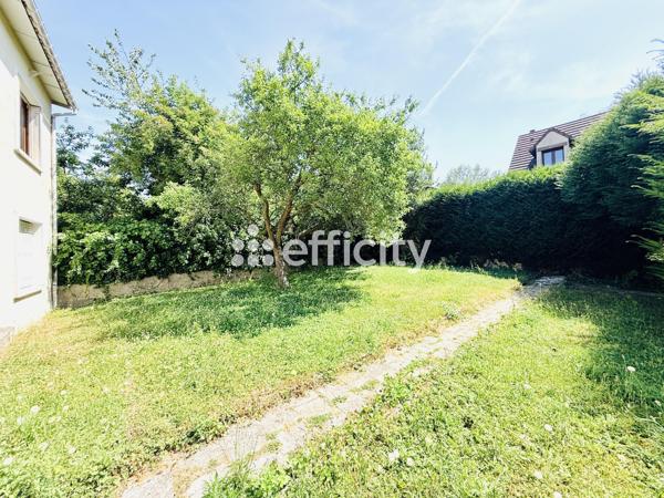Maison
         4 pièces
        - 80 m² Exclusivité 400 000 € *
