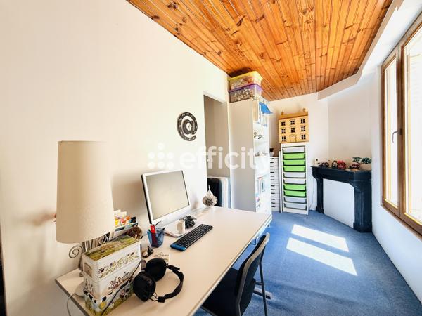 Maison
         4 pièces
        - 80 m² Exclusivité 400 000 € *