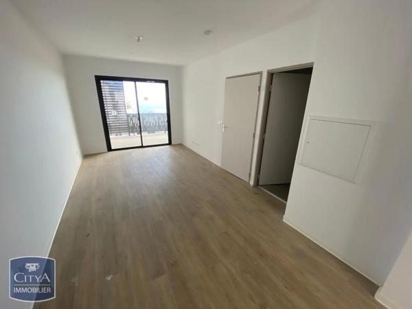 Appartement à louer 2 pièces 40.84m² Le Tampon (97430)