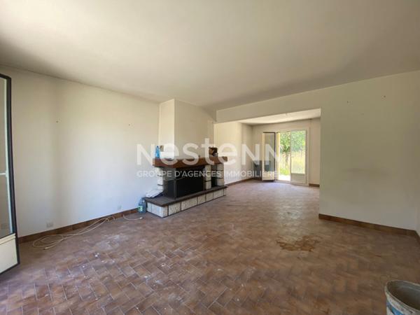 Maison située à Cerny offrant un fort potentiel ! 147 m2 habitable, 4 chambres, 3 pièces d'eau et sous-sol total