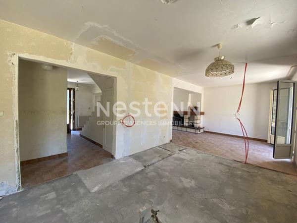 Maison située à Cerny offrant un fort potentiel ! 147 m2 habitable, 4 chambres, 3 pièces d'eau et sous-sol total