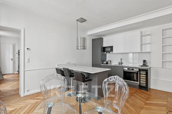 Pied-à-terre rénové sur l'Avenue Montaigne