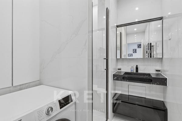 Pied-à-terre rénové sur l'Avenue Montaigne