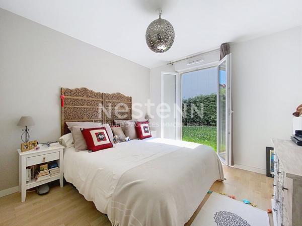 4 pièces dans une résidence de standing de 2019, jardin de 174 m² et double place de parking Village Montigny Le Bretonneux