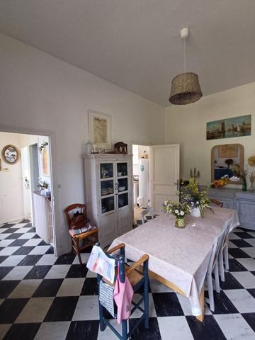 Maison MONTAMISE – 6 pièces – 160.71 m²