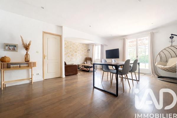 Maison à vendre 5 pièces 102 m² Saint-Maximin-la-Sainte-Baume