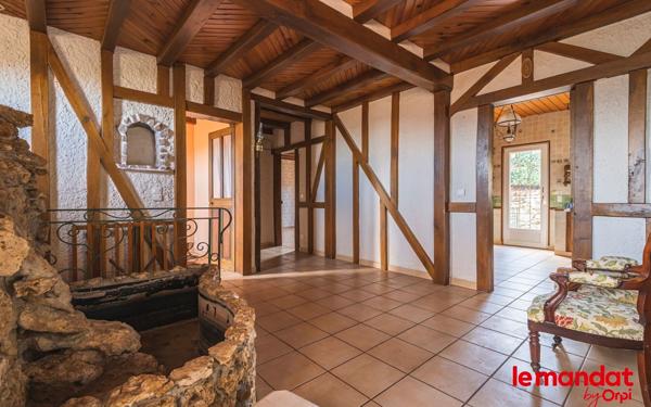 Maison à vendre    4 pièces • 222,53 m2 Châtillon-sur-Marne