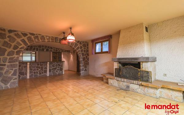 Maison à vendre    4 pièces • 222,53 m2 Châtillon-sur-Marne